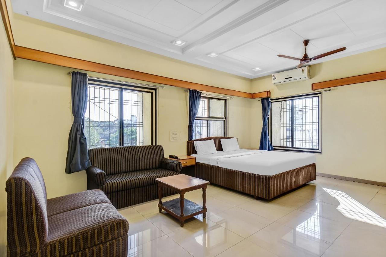 Collection O 80110 Shangrila Rivera Execitive Aurangabad  Buitenkant foto