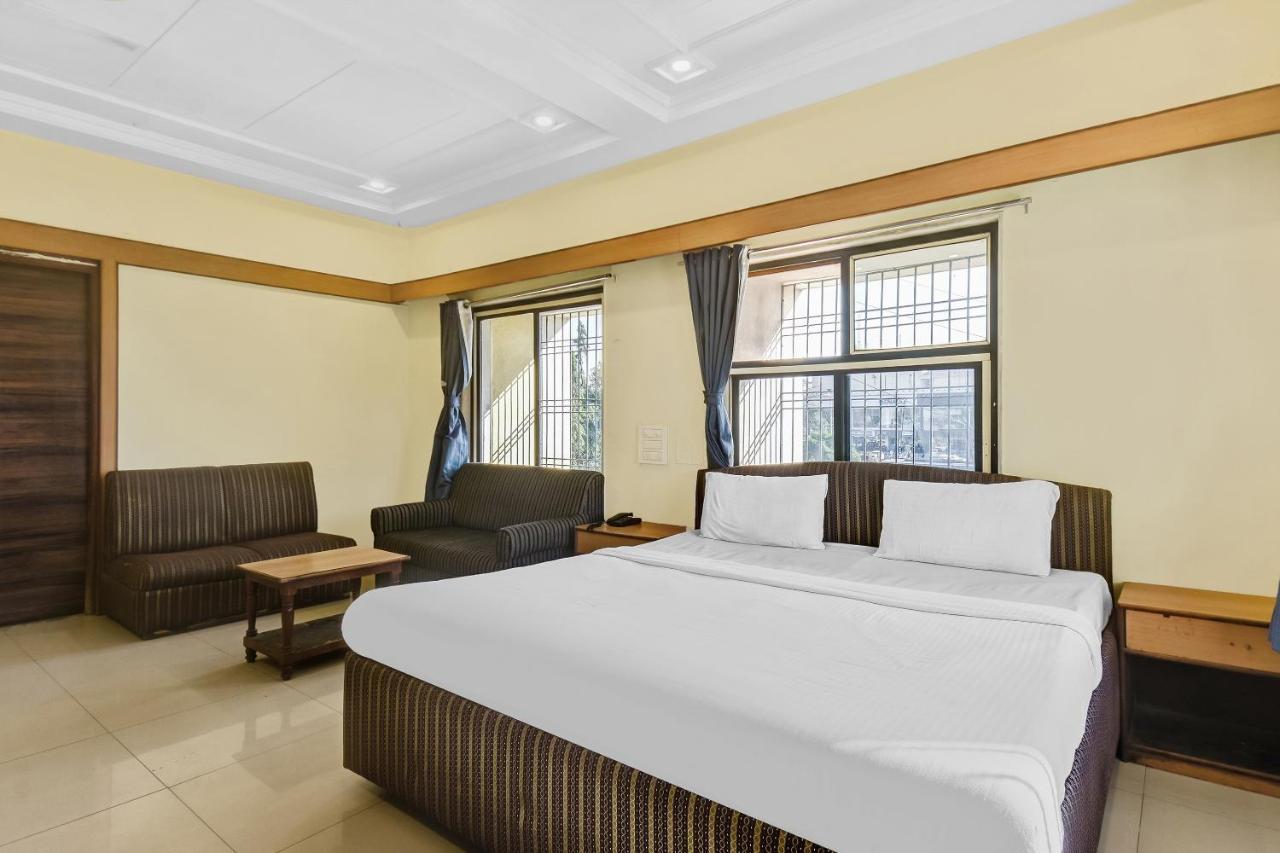 Collection O 80110 Shangrila Rivera Execitive Aurangabad  Buitenkant foto